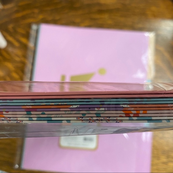 Sketchbook & File Folder Bundle - Picture 11 of 16